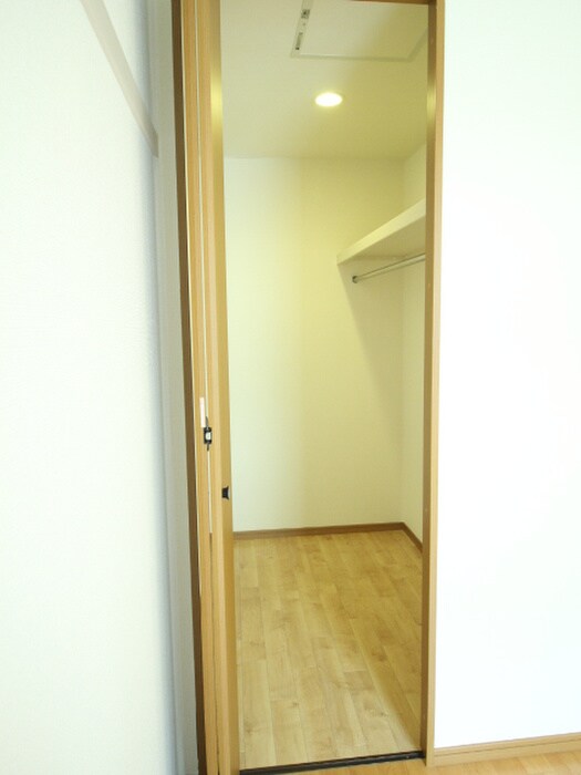 物件内観写真10　(収納)