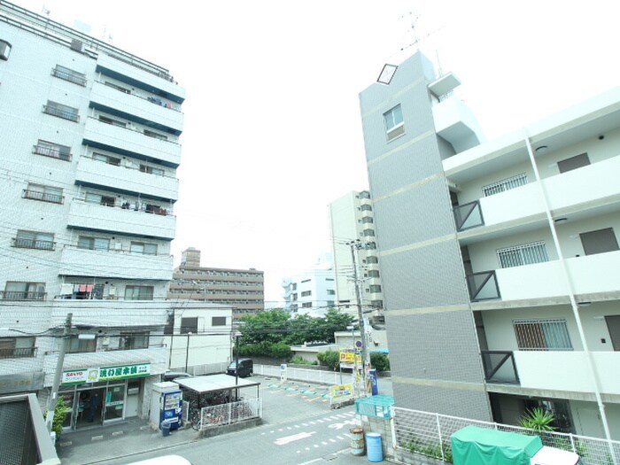 物件内観写真11　(室内からの展望)