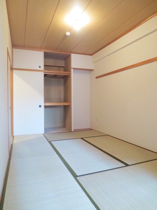 物件内観写真10　(居室)