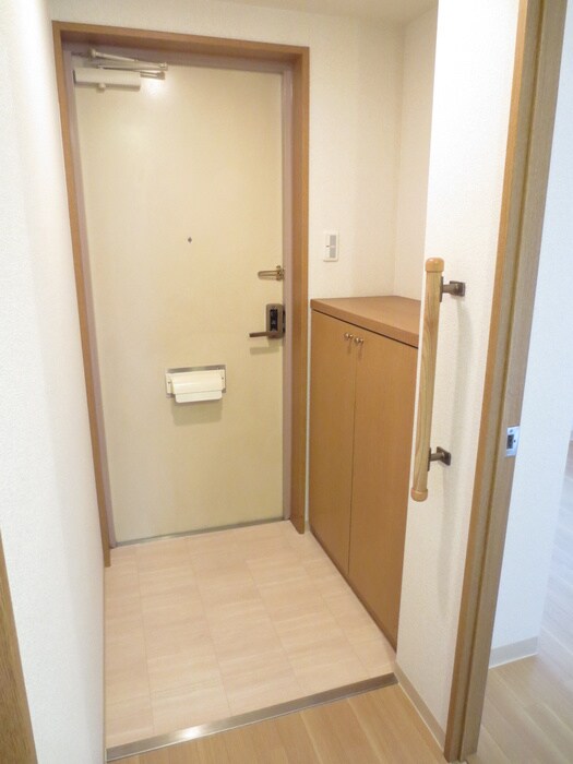 物件内観写真17　(玄関)