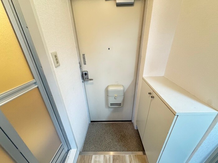 物件内観写真14　(玄関)