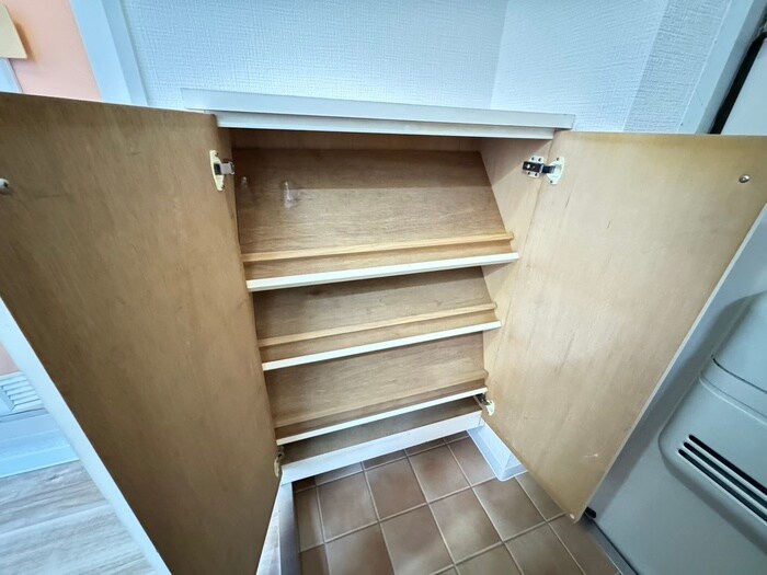 物件内観写真15　(靴箱)