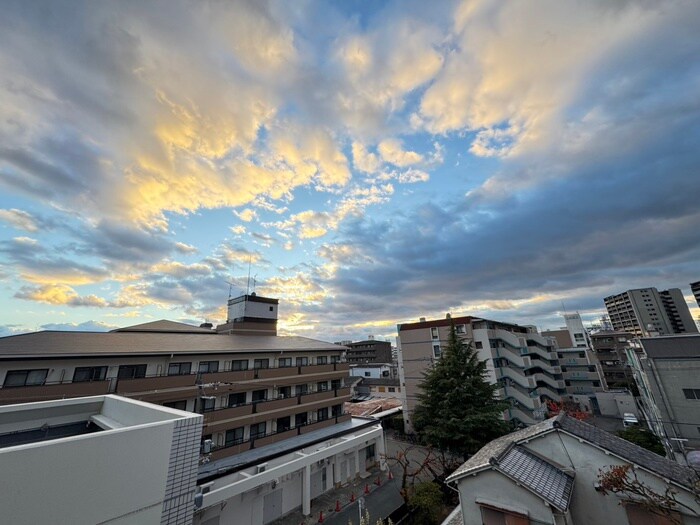 物件内観写真18　(室内からの展望)