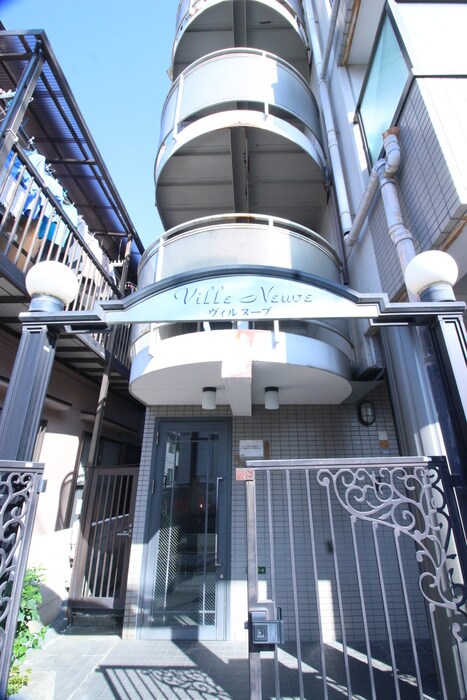 物件外観写真4　(エントランス部分)