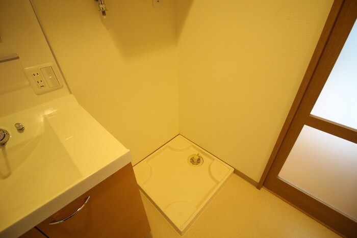 物件内観写真11　(洗濯機置場)