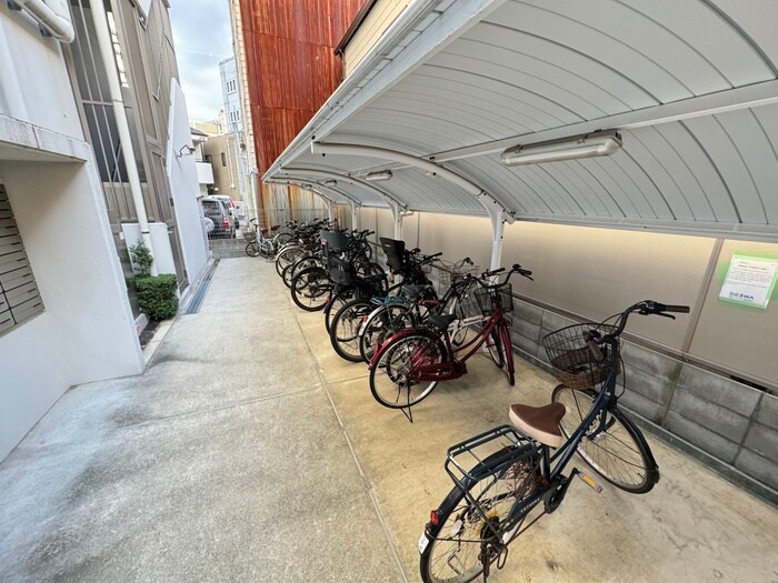 物件外観写真6　(駐輪場)