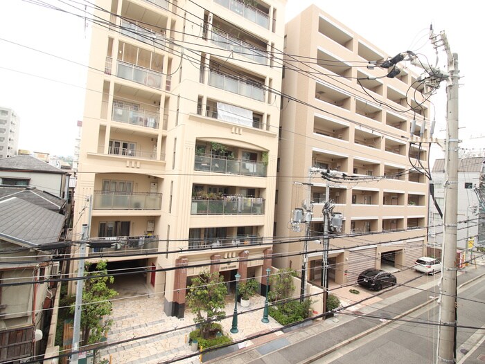 物件内観写真16　(室内からの展望)