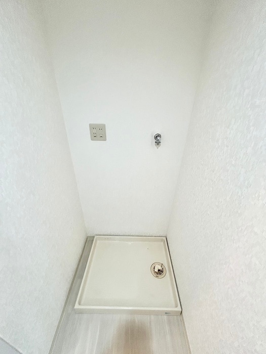 物件内観写真18　(洗濯機置場)