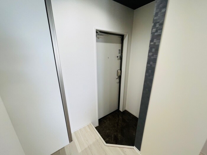 物件内観写真16　(玄関)