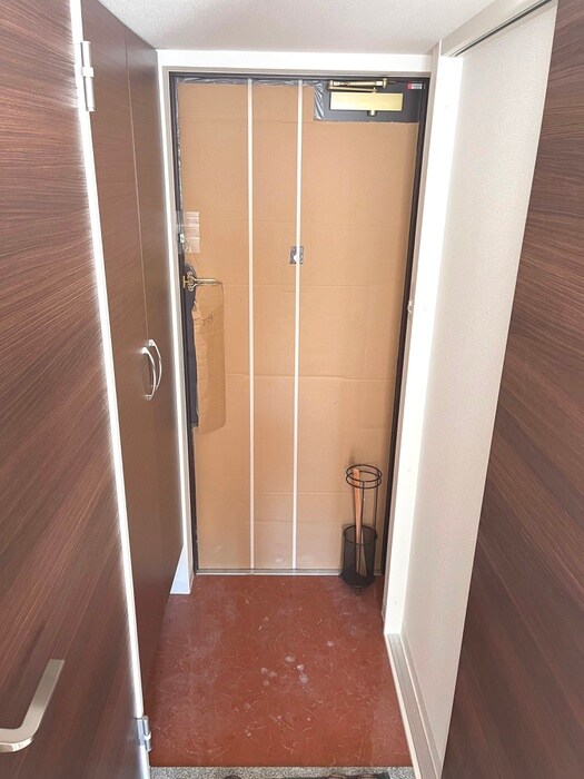 物件内観写真13　(玄関)