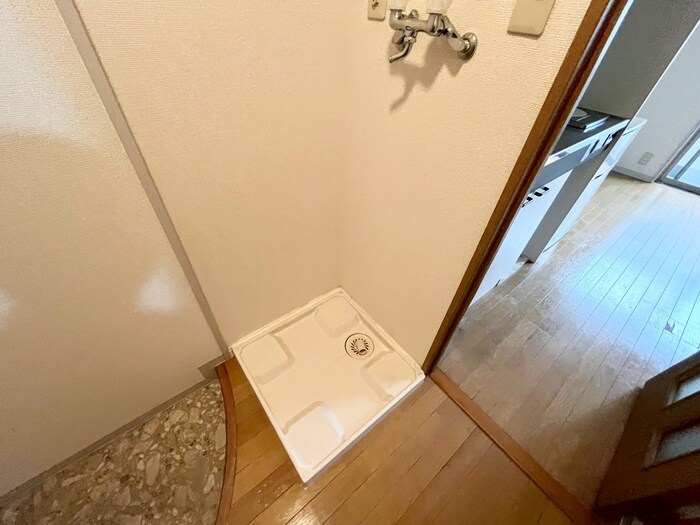 物件内観写真21　(洗濯機置場)