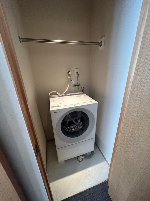 物件内観写真18　(洗濯機置場)