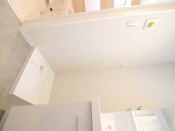 物件内観写真16　(洗濯機置場)