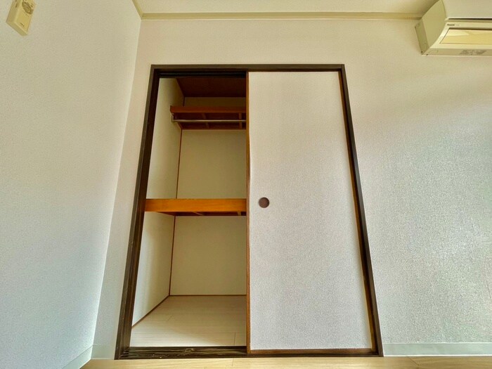 物件内観写真12　(収納)