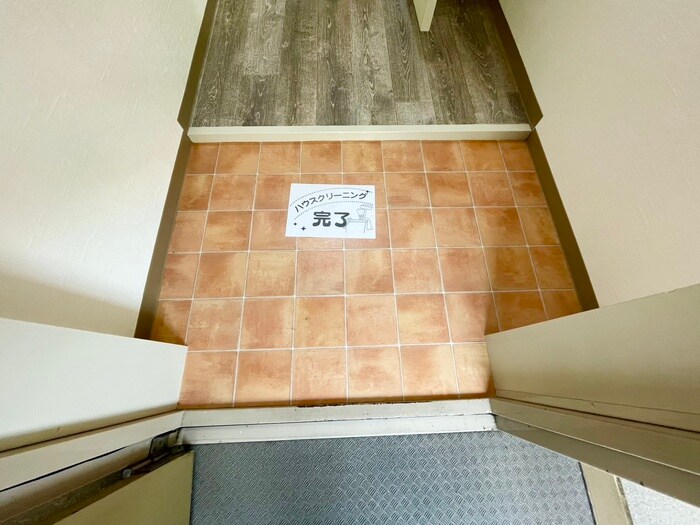 物件内観写真17　(玄関)