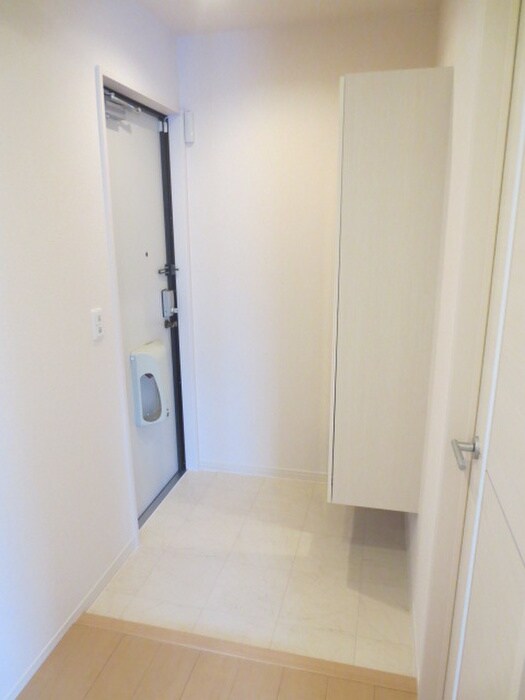 物件内観写真7　(玄関)