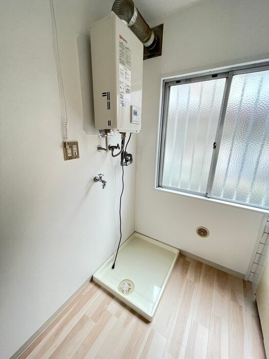 物件内観写真7　(洗濯機置場)