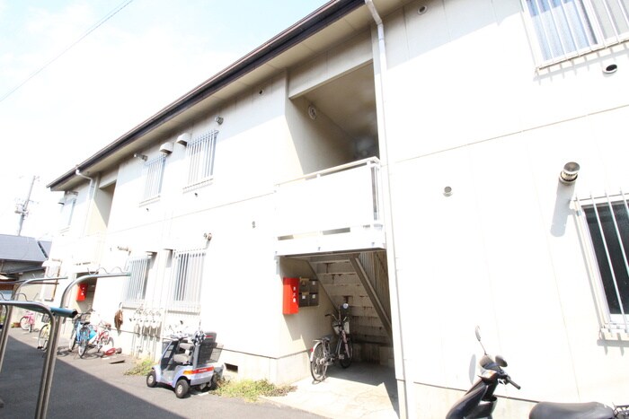 物件外観写真5　(エントランス部分)