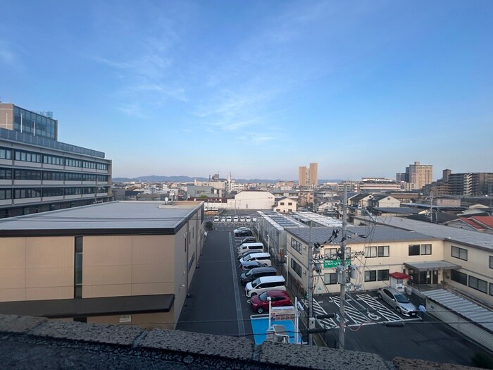 物件内観写真22　(室内からの展望)