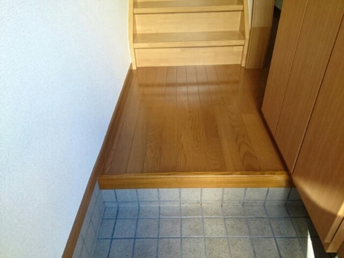 物件内観写真11　(玄関)