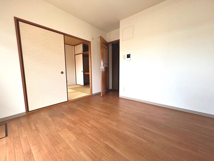 物件内観写真9　(居室)