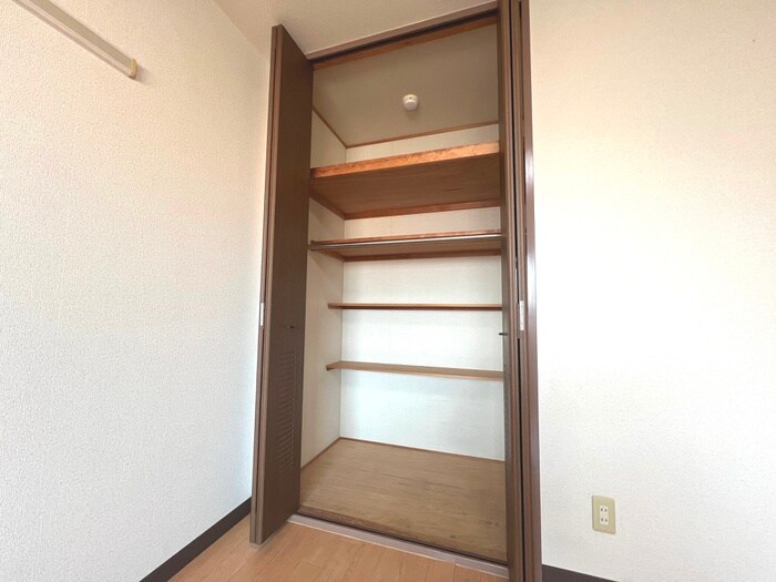 物件内観写真18　(収納)