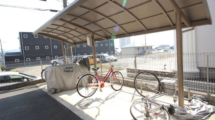 物件外観写真6　(駐輪場)