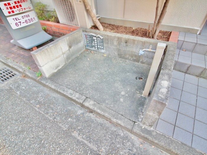 物件外観写真6　(建物設備)