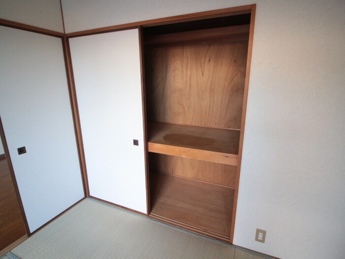 物件内観写真16　(収納)