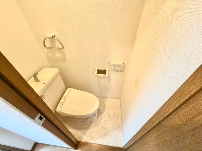 物件内観写真12　(トイレ)