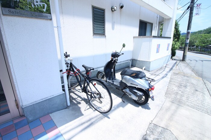 物件外観写真2　(駐輪場)