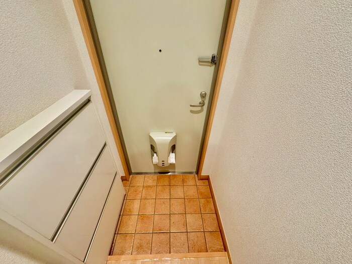 物件内観写真14　(玄関)