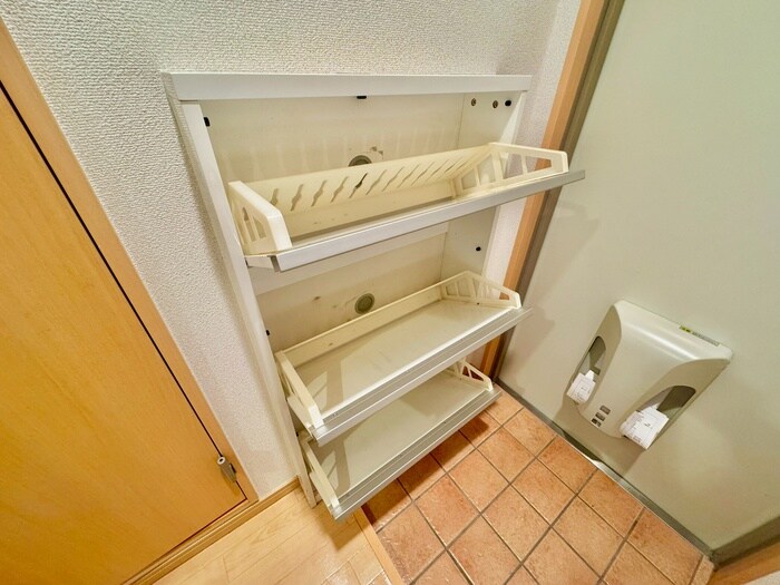 物件内観写真15　(靴箱)
