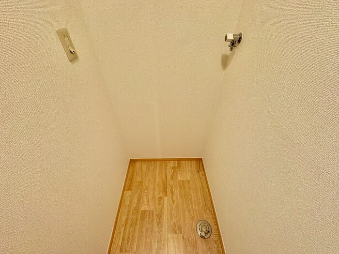 物件内観写真18　(洗濯機置場)