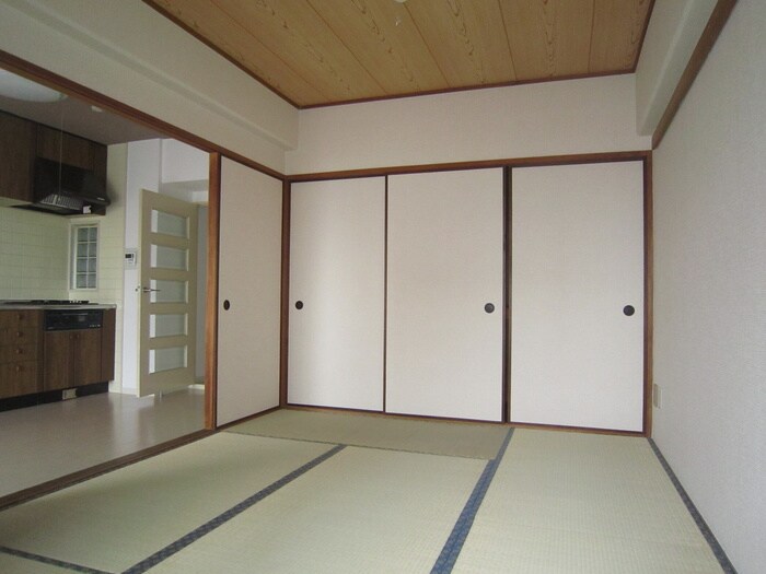 物件内観写真8　(居室)