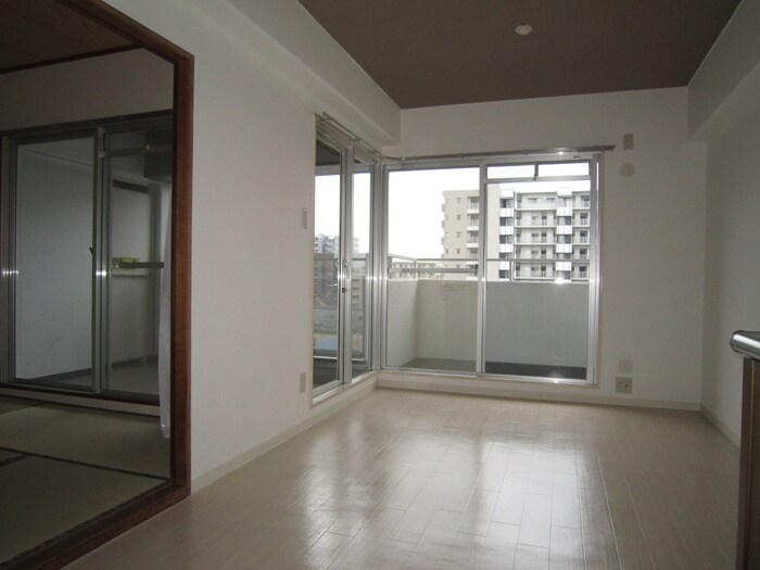 物件内観写真9　(居室)