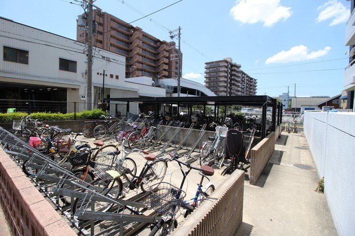 物件外観写真5　(駐輪場)