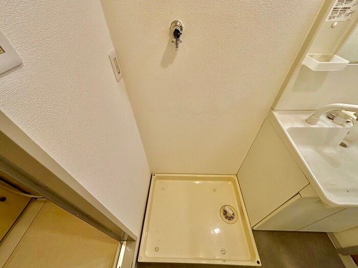 物件内観写真13　(洗濯機置場)