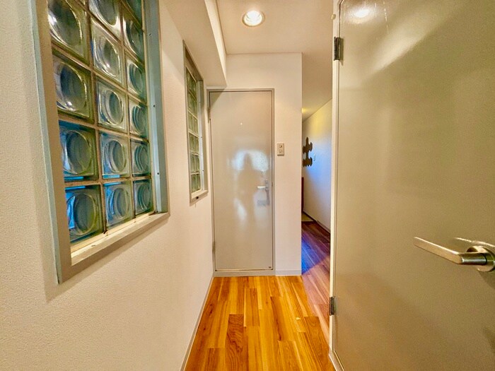 物件内観写真14　(廊下)