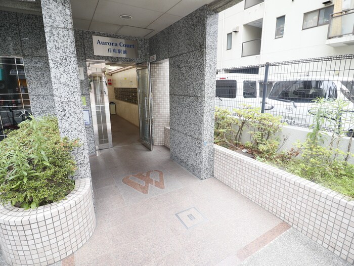 物件外観写真2　(エントランス部分)