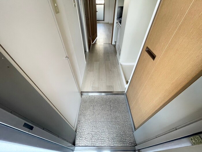 物件内観写真15　(玄関)