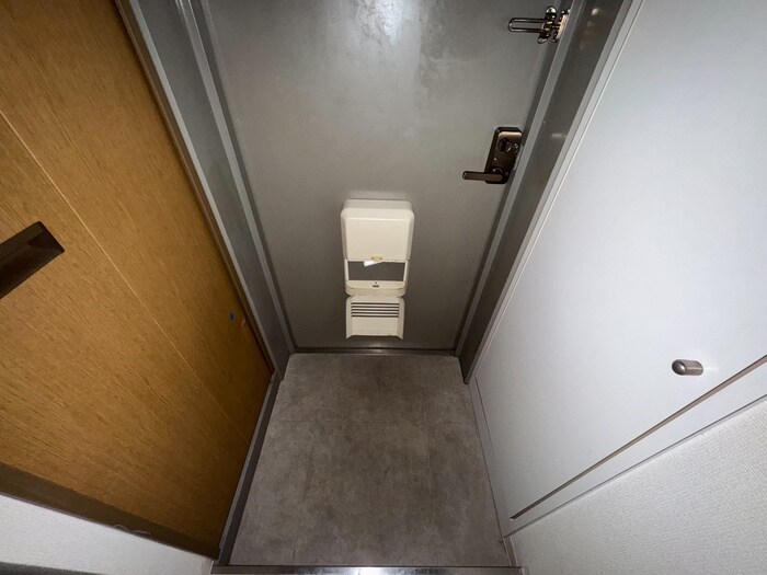 Aurora Court兵庫駅前の玄関