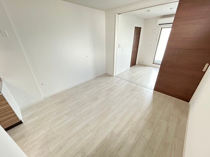 物件内観写真8　(居室)