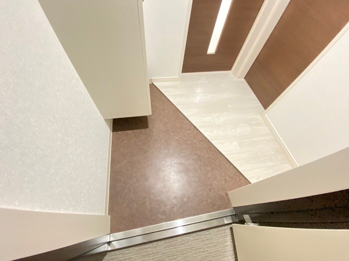 物件内観写真18　(玄関)