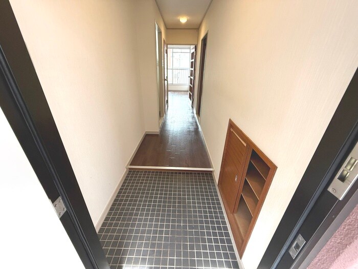 物件内観写真21　(玄関)