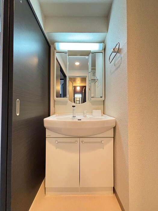 物件内観写真11　(洗面)