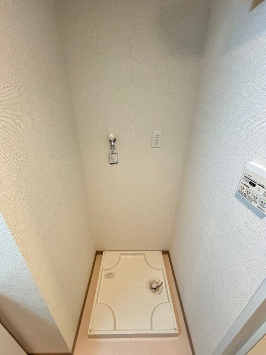 物件内観写真12　(洗濯機置場)