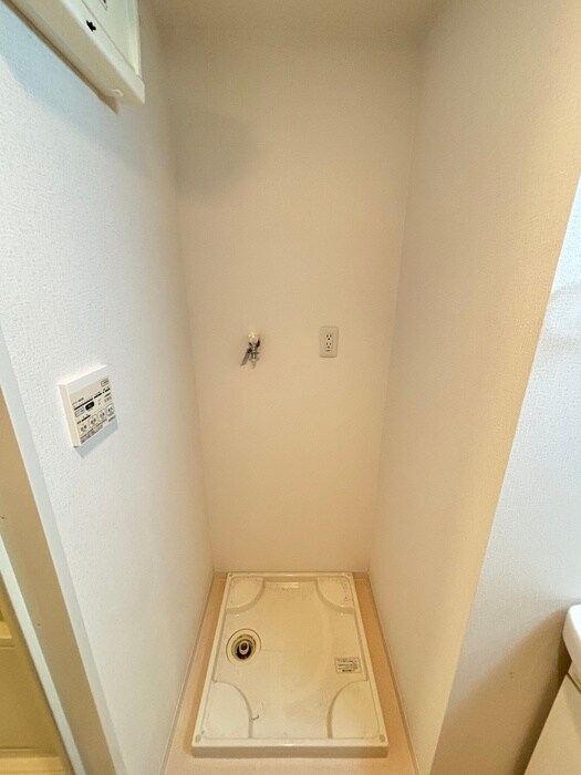 物件内観写真12　(洗濯機置場)