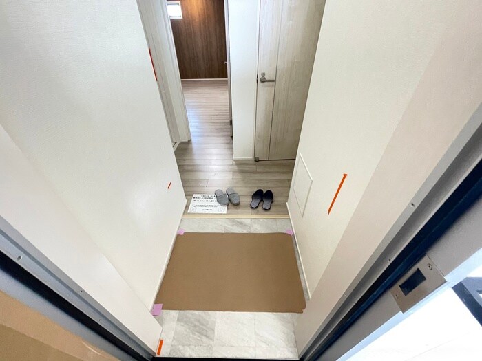 物件内観写真15　(玄関)
