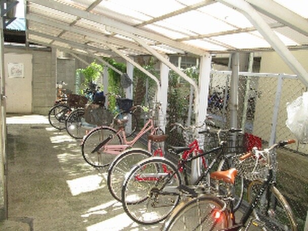 物件外観写真6　(駐輪場)